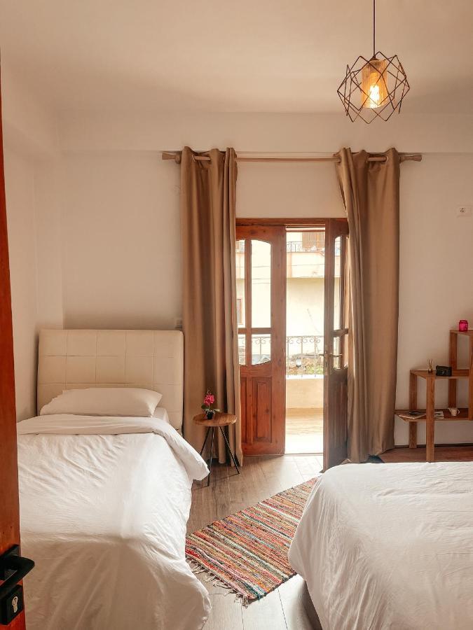 Guesthouse "Shtepia Ime" Përmet Esterno foto