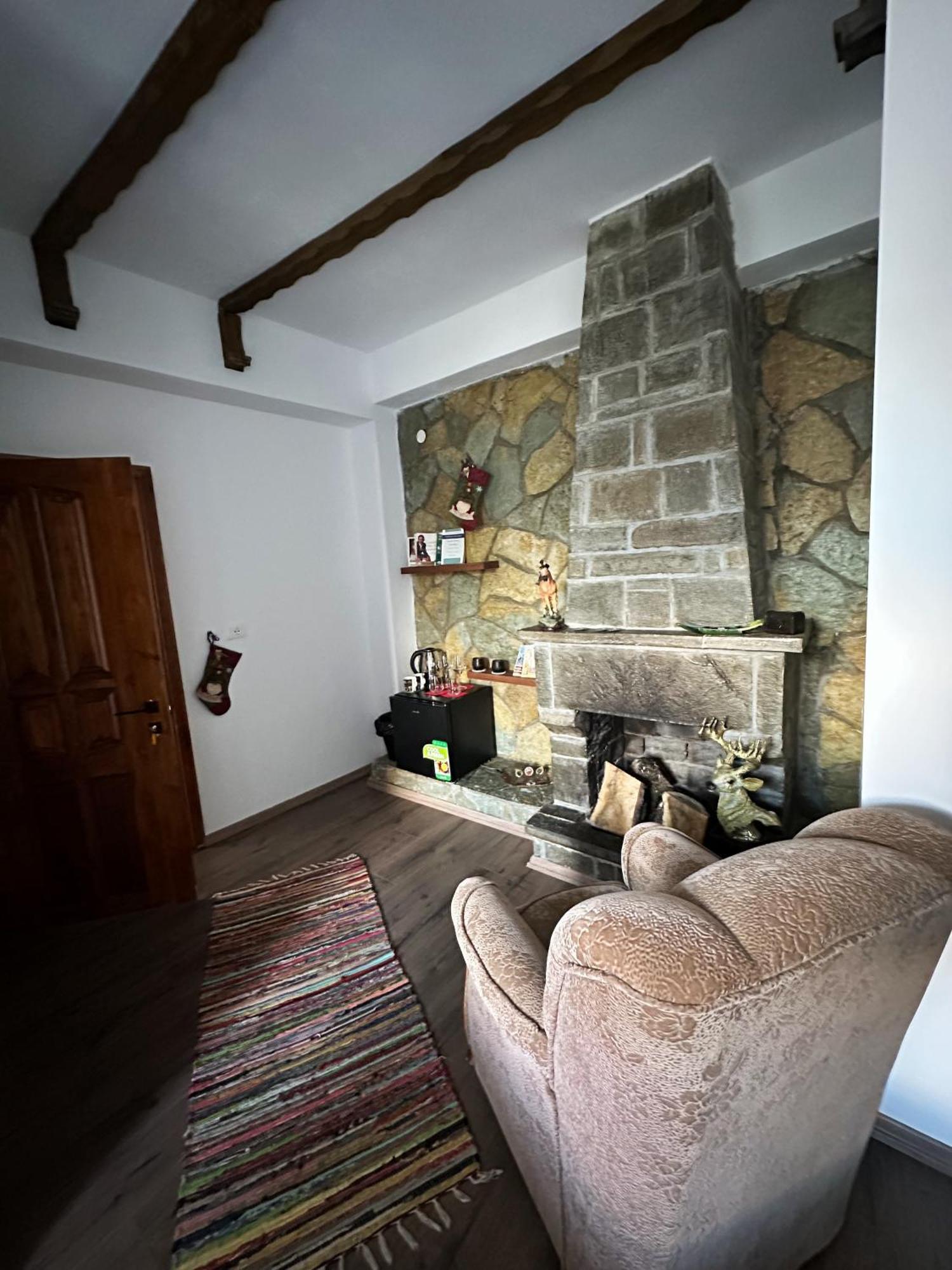 Guesthouse "Shtepia Ime" Përmet Esterno foto