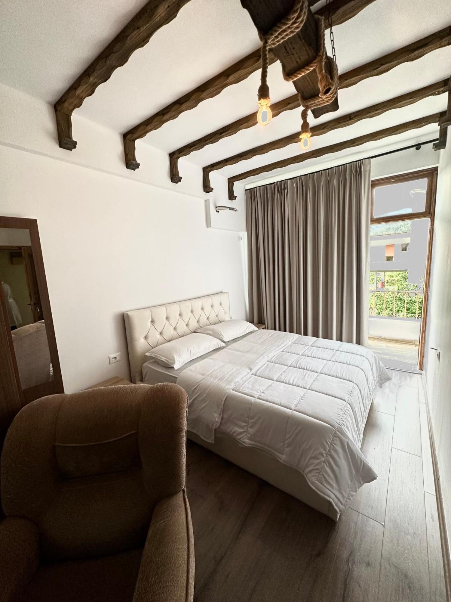 Guesthouse "Shtepia Ime" Përmet Esterno foto